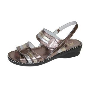 NWT | La Plume | metallic Anya sandal